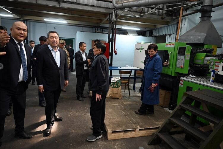 Sadyr Japarov instructs Dastan plant to begin production of drones -