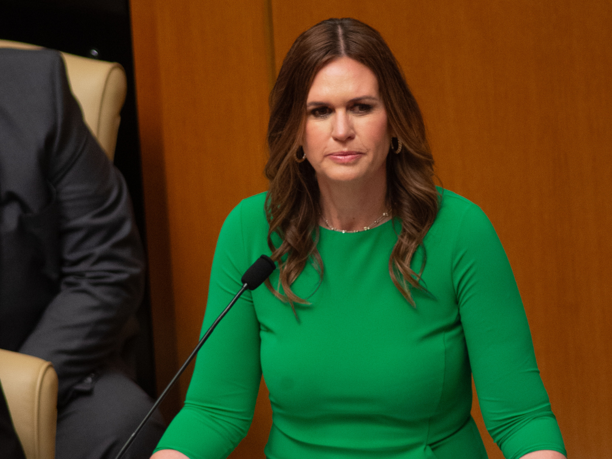 Sanders apes Trump with state-level fitness challenge