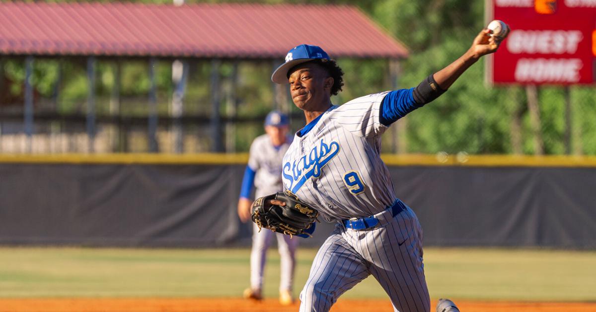 Stags cruise past Stratford in series opener