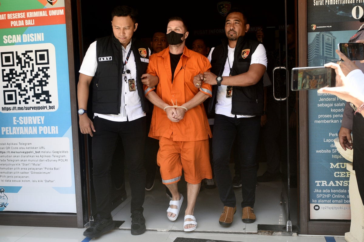 Stephen Lyons: Scottish crime boss wanted by Interpol sees extradition from Bali delayed for second day