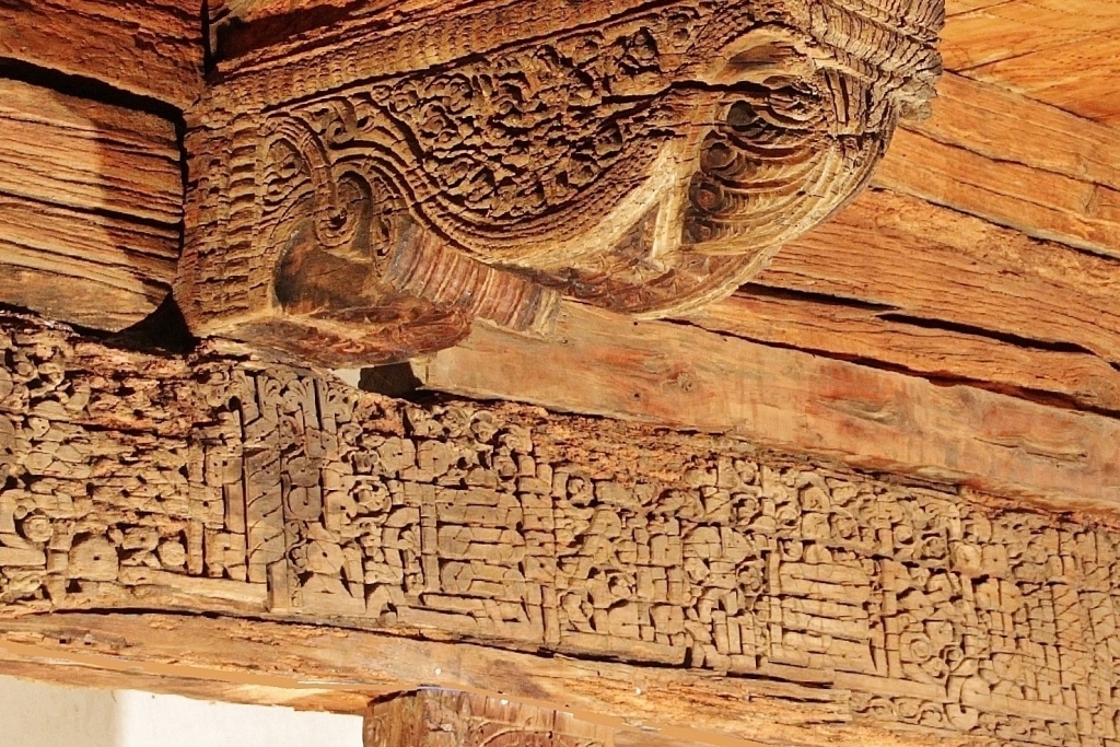 Tajikistan in the "Kingdom of Carved Wood"