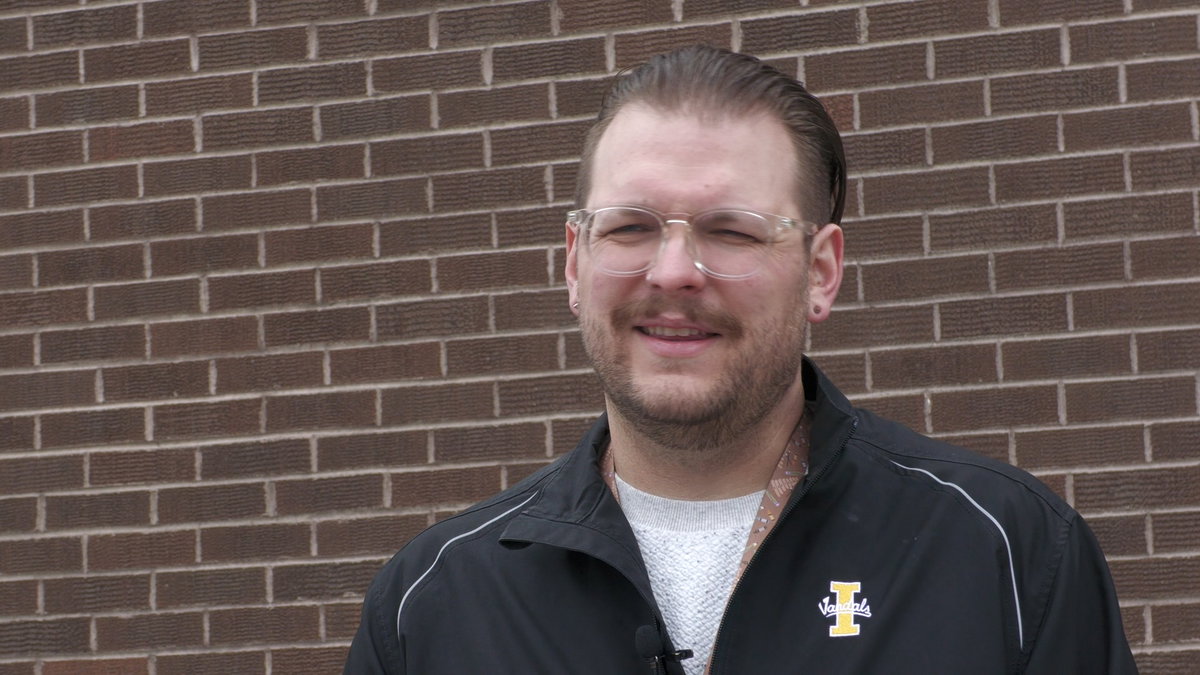 Teachers upset by new law banning taxpayer-funded support for teachers’ unions - LocalNews8.com