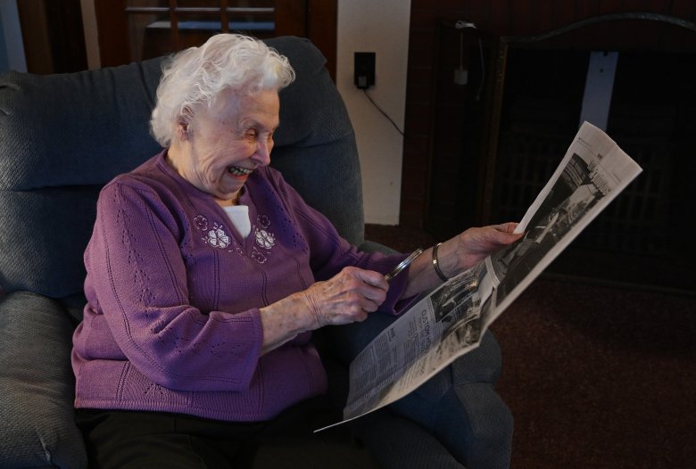 This Portland woman showed up in a newspaper photo in 1946. 80 years later, she showed up again.
