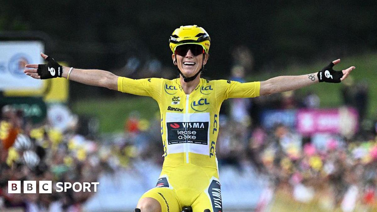 Pauline Ferrand-Prevot celebrates winning the Tour de France Femmes 2026