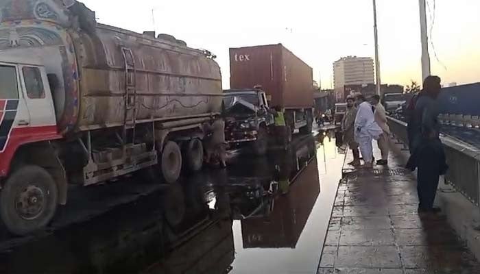 Two young sisters killed after falling off motorcycle, run over by oil tanker in Karachi