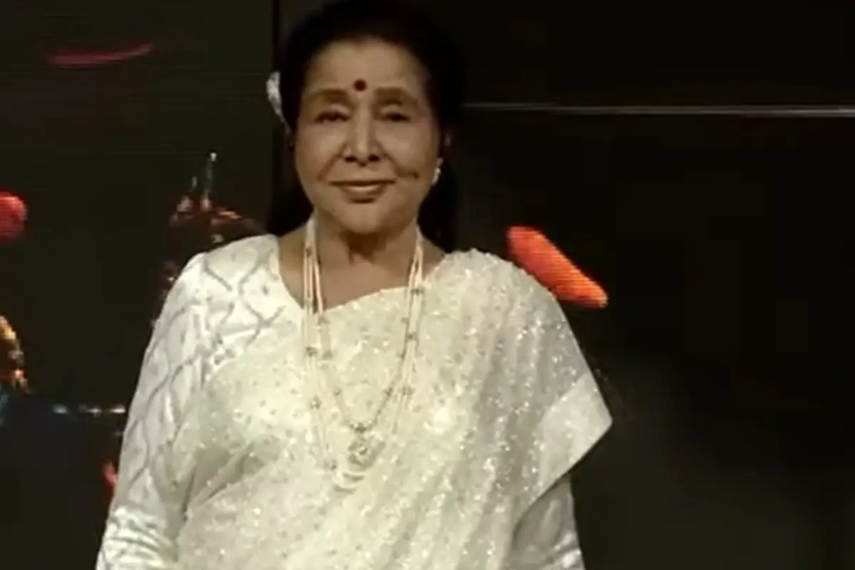 Veteran Singer Asha Bhosle Passes Away at the Age of 92