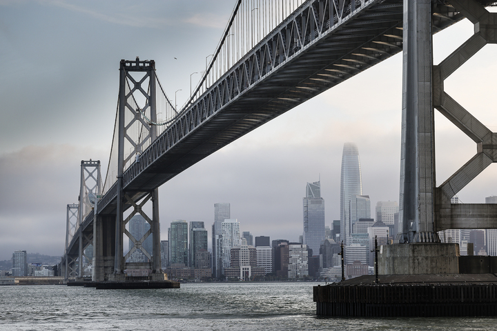 Wild video shows person dangling off Bay Bridge to avoid police