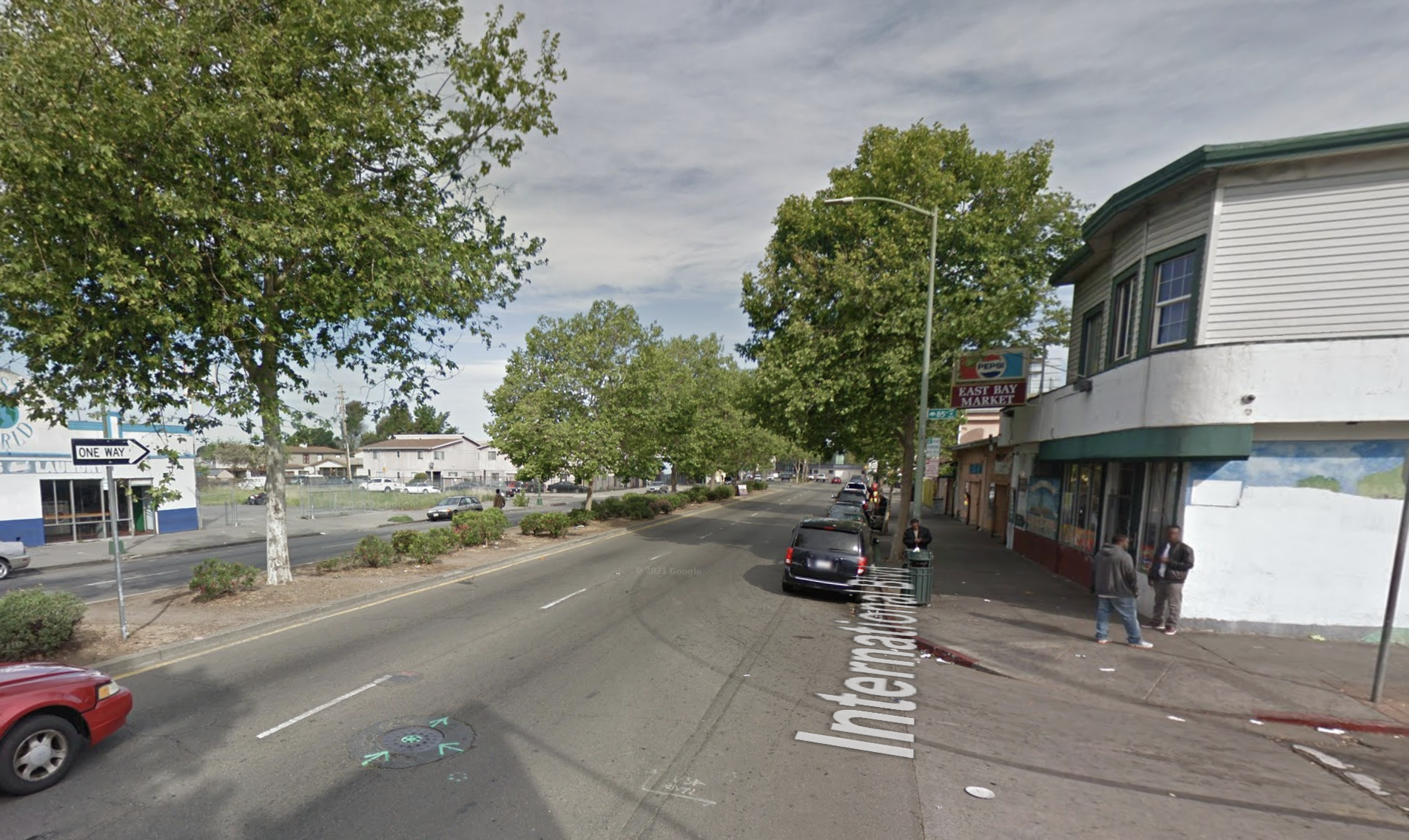 3 killed, more injured after driver crashes into crowd in Oakland