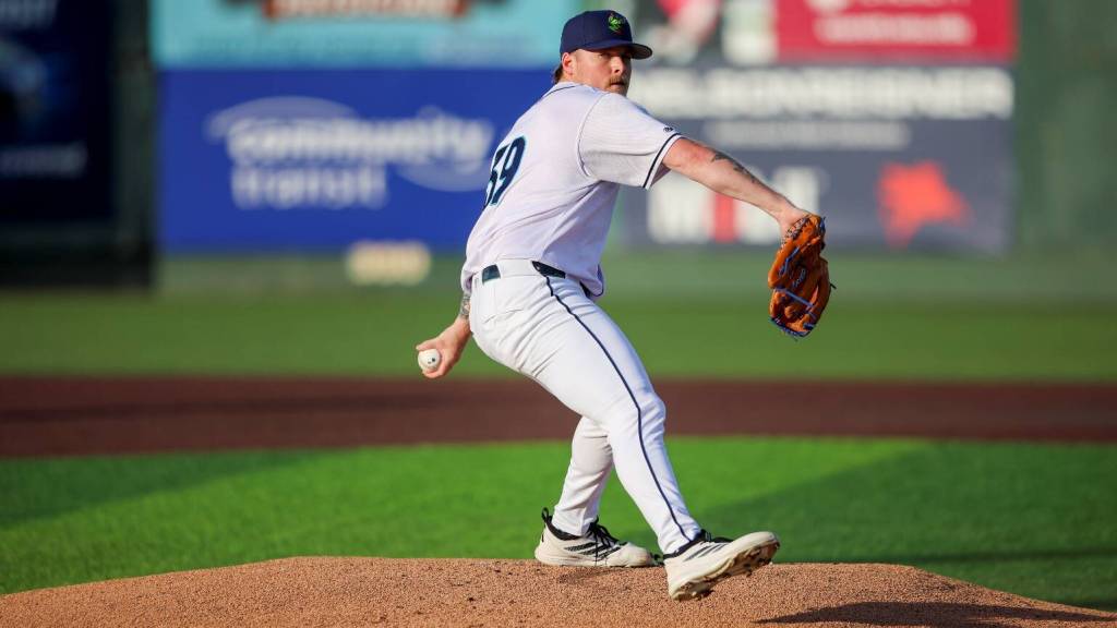 Gabe Speier of the Seattle Mariners throws a pitch during a rehab assignment with the Everett AquaSox on Wednesday, May 20, 2026 at Everett Memorial Stadium. (Photo courtesy of Evan Morud / Everett AquaSox)