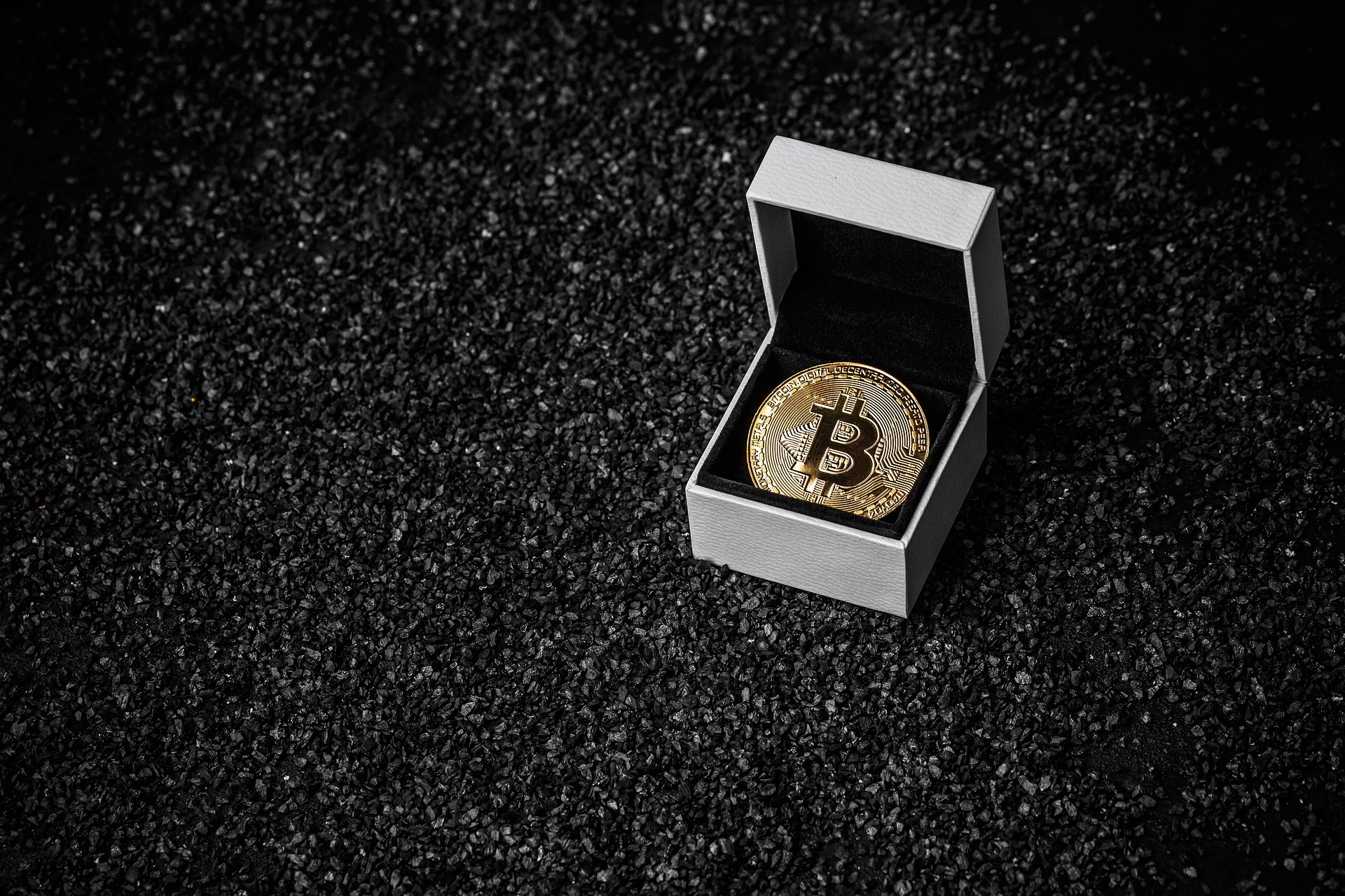 Bitcoin Price Today Stalls at 73,464 as Altcoins Run