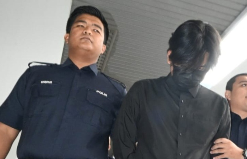 Couple plead guilty to hiding foetus in car
