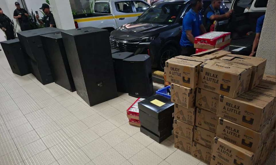 During an Operation by the Panama City Hall in Condado del Rey an Illegal Bar was Dismantled