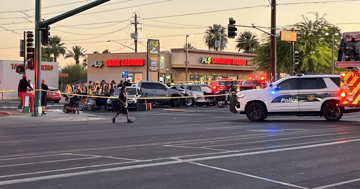 Eight people hurt in multi-vehicle crash in central Phoenix