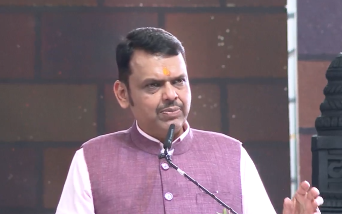 Fadnavis Warns Against Black Marketing of Fuel