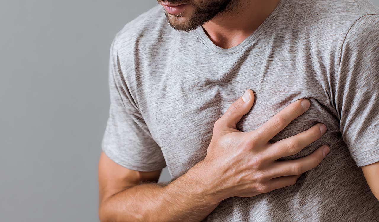 Farmer dies at society market due to cardiac arrest at Warangal