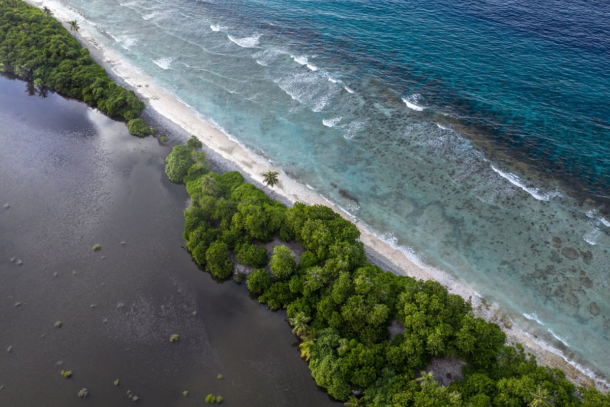 Five Italians die while exploring underwater caves in the Maldives