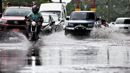 Flooding, Landslides and a Missing Person are the Result of Heavy Rain in Panama