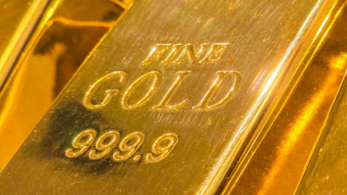 Former CIA official accused of stealing $40M in gold bars