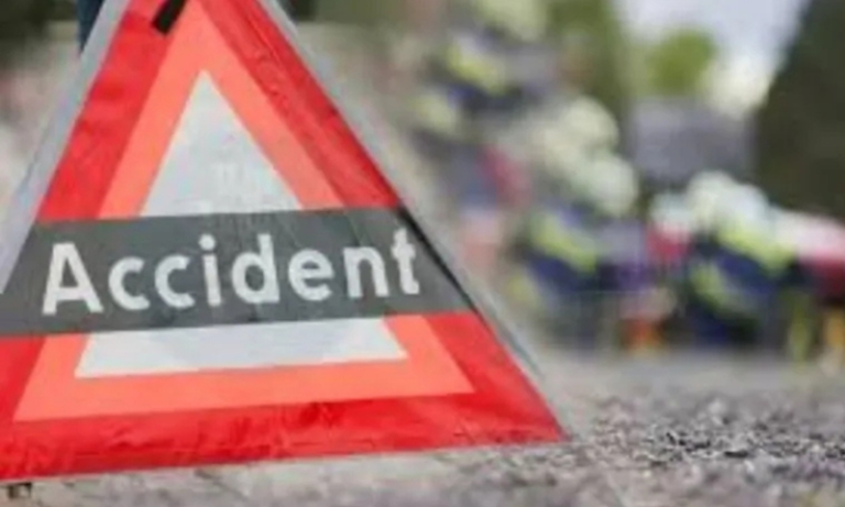 Four labourers killed, six injured as truck overturns near Indo-Bangladesh border