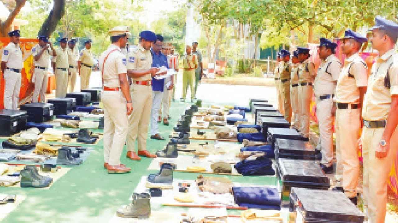 Jayashankar-Bhupalpally SP reviews police services and pending cases
