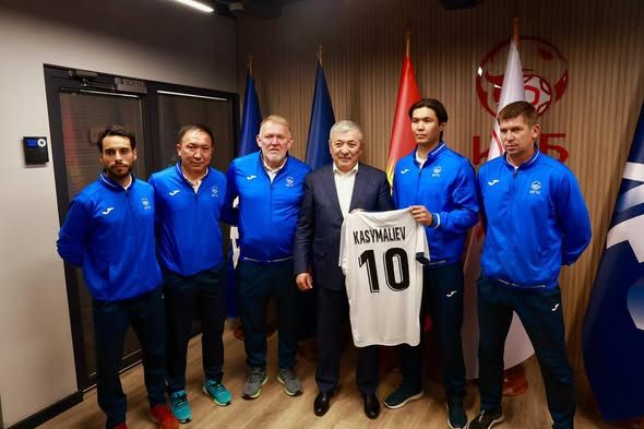 Kasymaliev meets with national team coaches after being elected as head of KFU -
