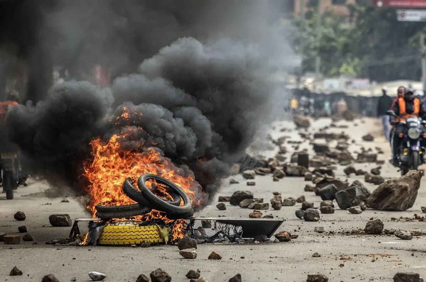 Kenyan transport operators protest against fuel hike
