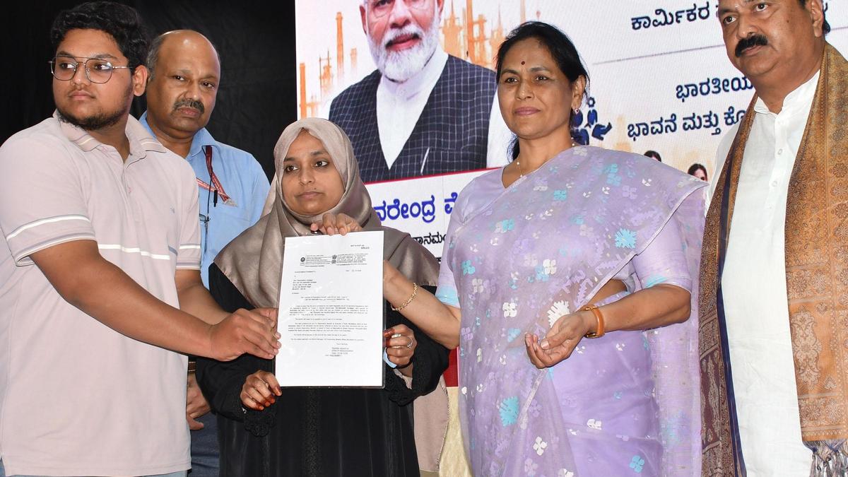 Labourers should contribute towards materialising dream of Viksit Bharat: Karandlaje