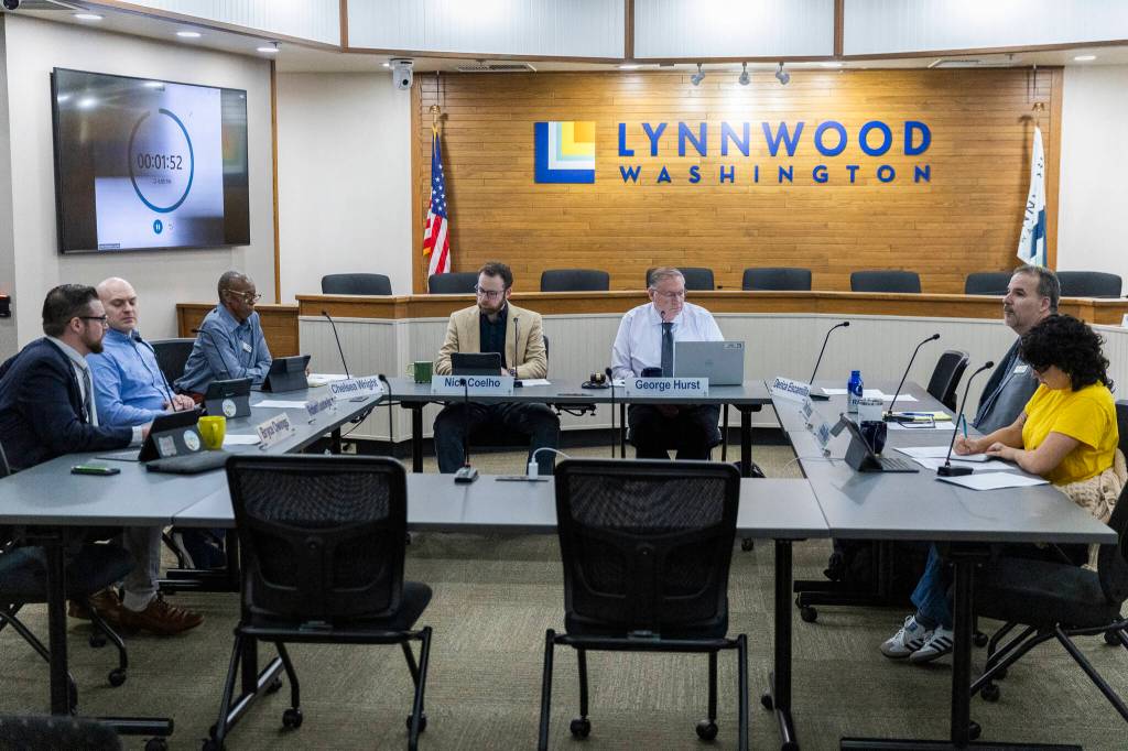 Lynnwood starts discussion on potential minimum wage increase