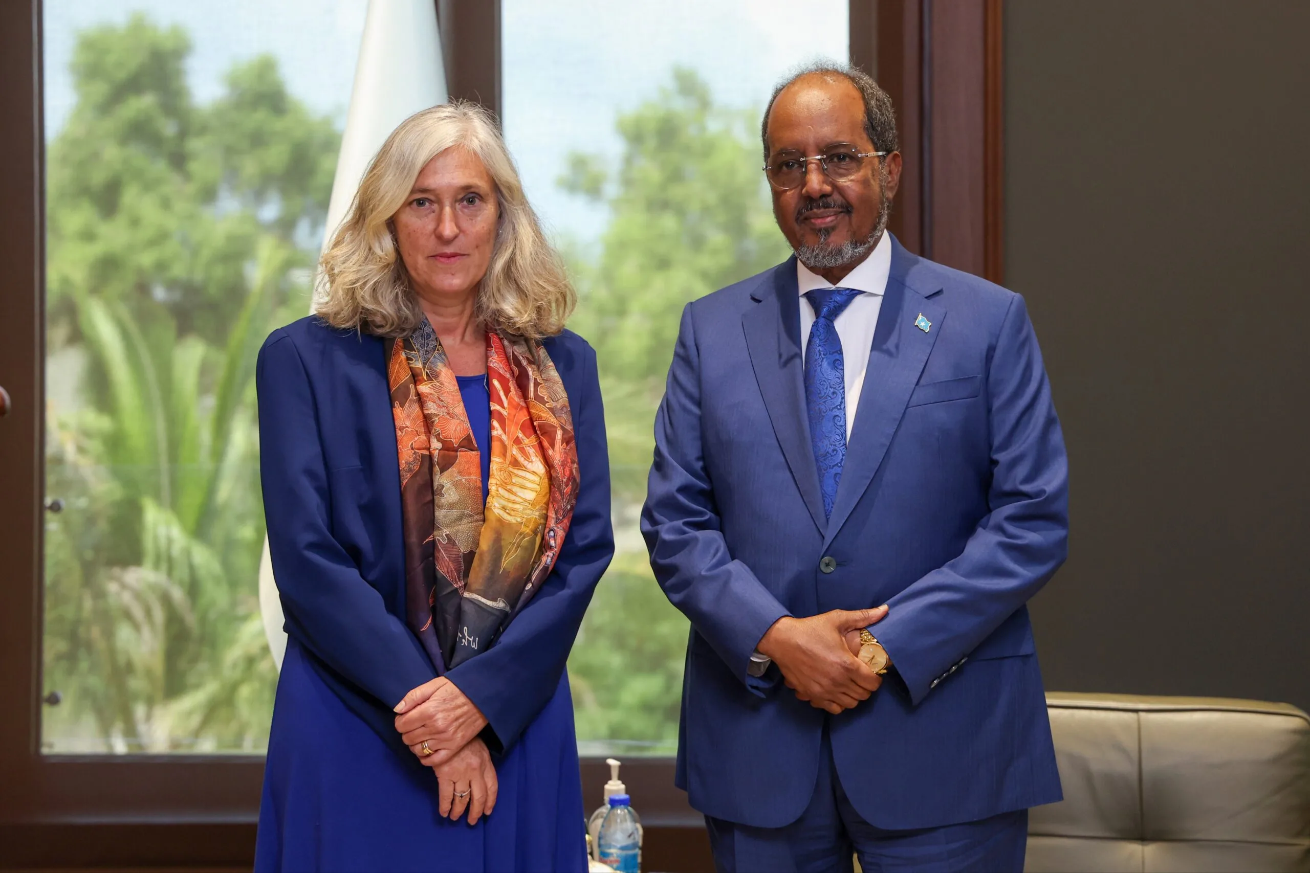 Madaxweyne Xasan Sheekh oo la kulmay safiirka Midowga Yurub ee Soomaaliya