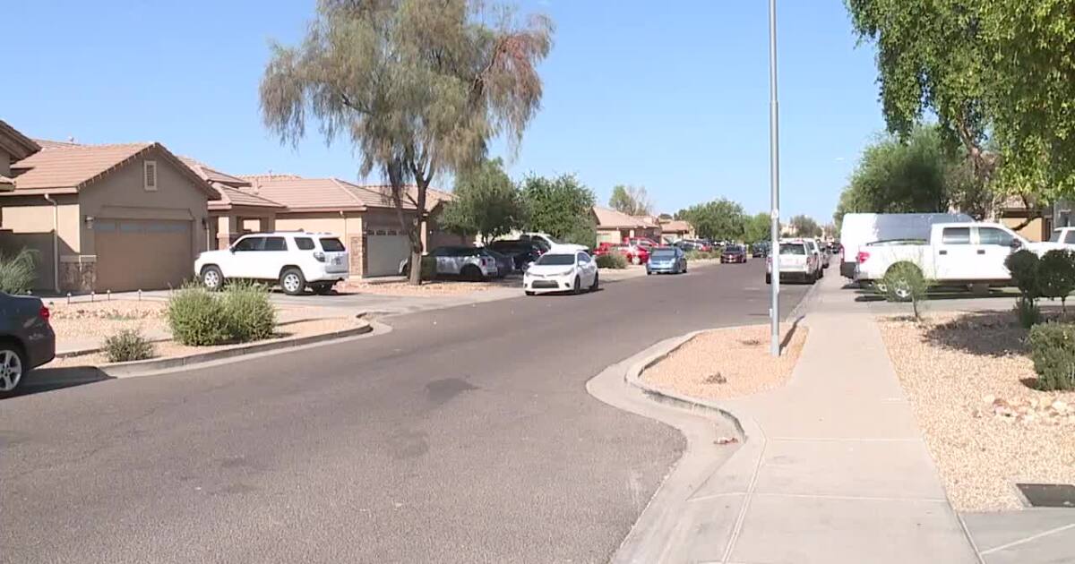 Man seriously hurt after shooting at west Phoenix house party Friday night