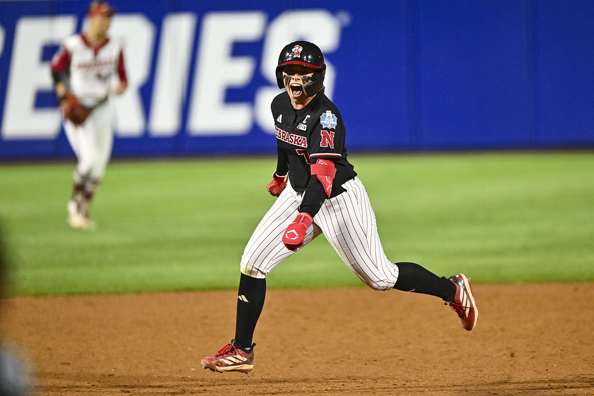 Nebraska softball walks off Arkansas in 10 innings in WCWS opener | The Arkansas Democrat-Gazette