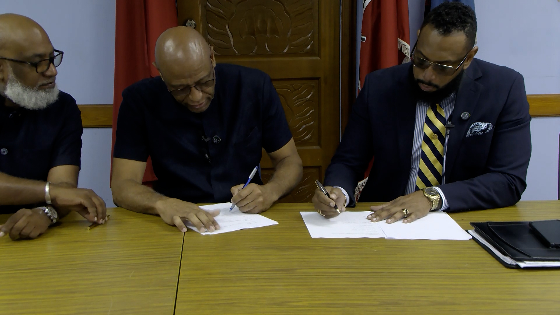 OWTU And Collective Energy Limited Sign Landmark Energy Sector Agreement