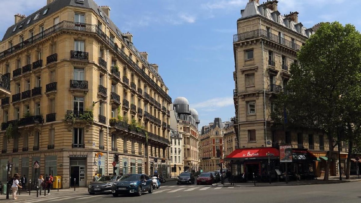 Paris Dipuja Romantis, tapi Kotor, Kasar, dan Rawan Kriminalitas