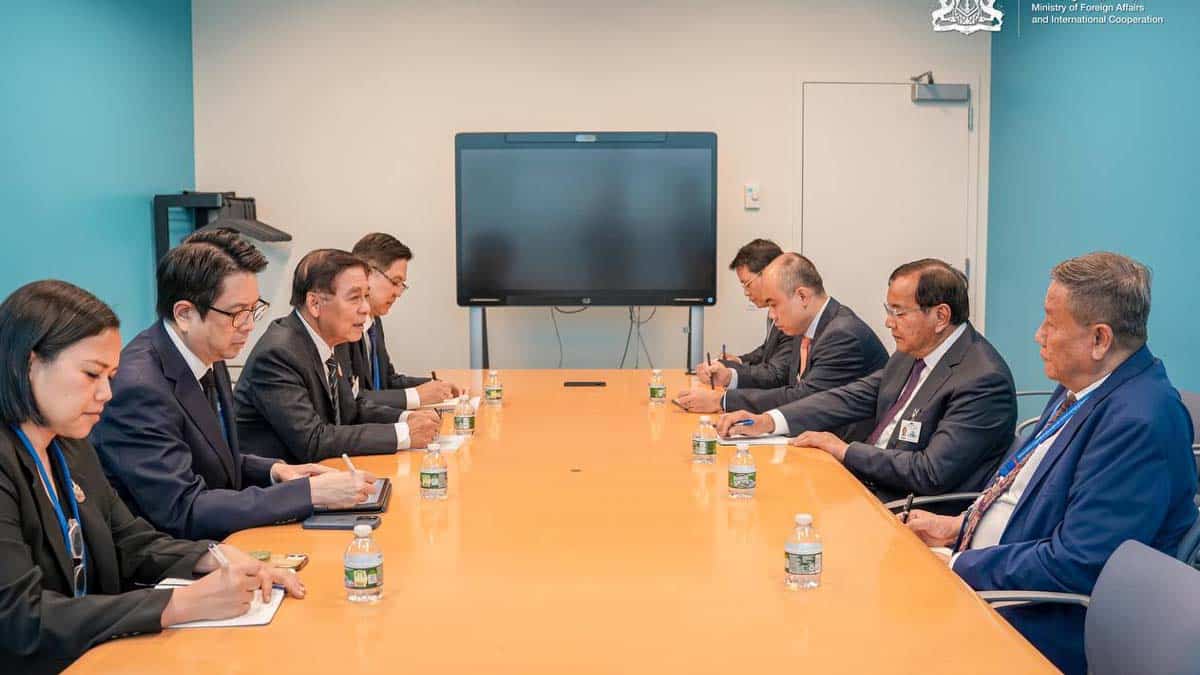 Prak Sokhonn tells Thailand that Cambodia is ready to resolve border issues fairly