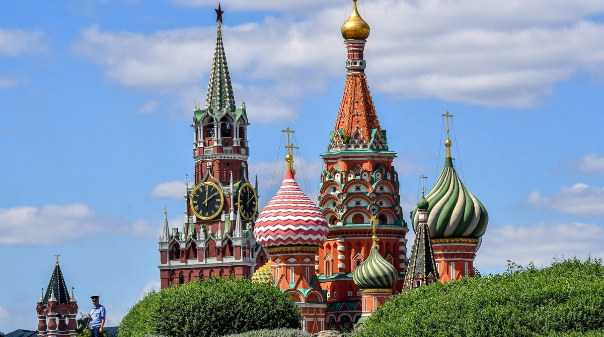 Russian Foreign Ministry threatens "retaliatory strike" on Kyiv "decision-making centres" on 9 May