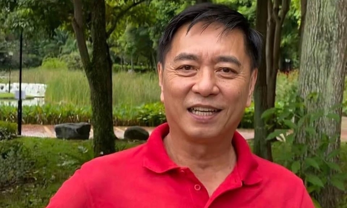 Singapore hawker demands apology from ex-actor Huang Yiliang over alleged defamatory remarks
