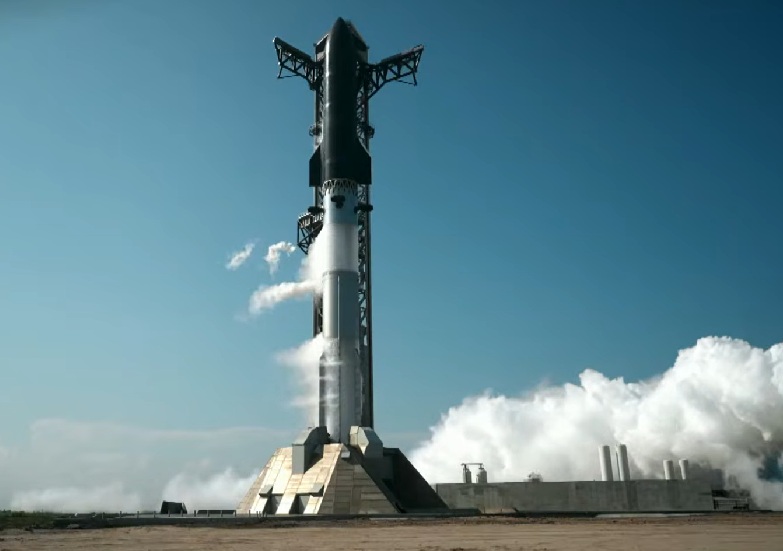 SpaceX launches its biggest, most beefed-up Starship on test flight (video)
