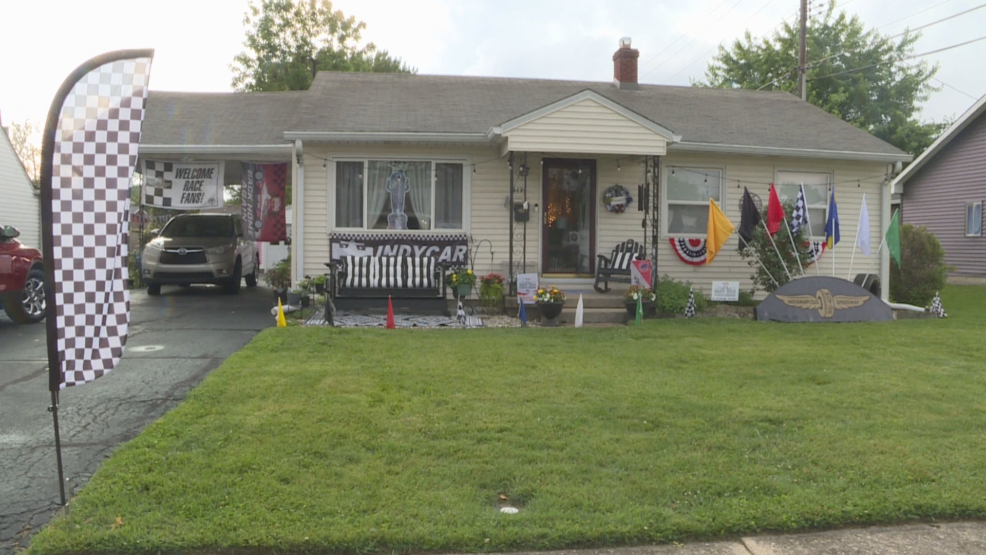 Speedway residents gear up for Indy 500 with annual porch parties - Indianapolis News | Indiana Weather | Indiana Traffic