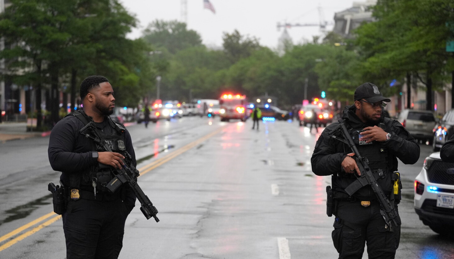 Suspect dead after approaching White House checkpoint with weapon, Secret Service says