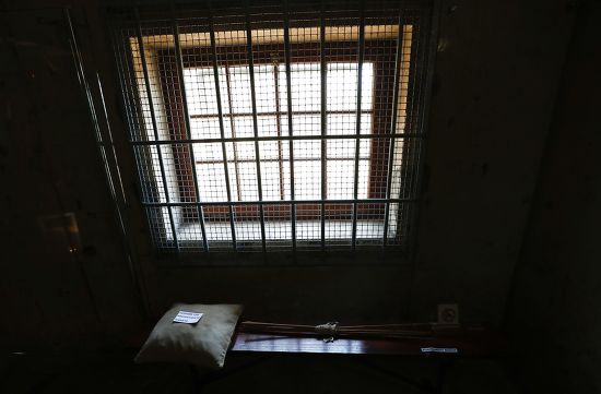 Suspect dies in police cells after brutal fight with another detainee