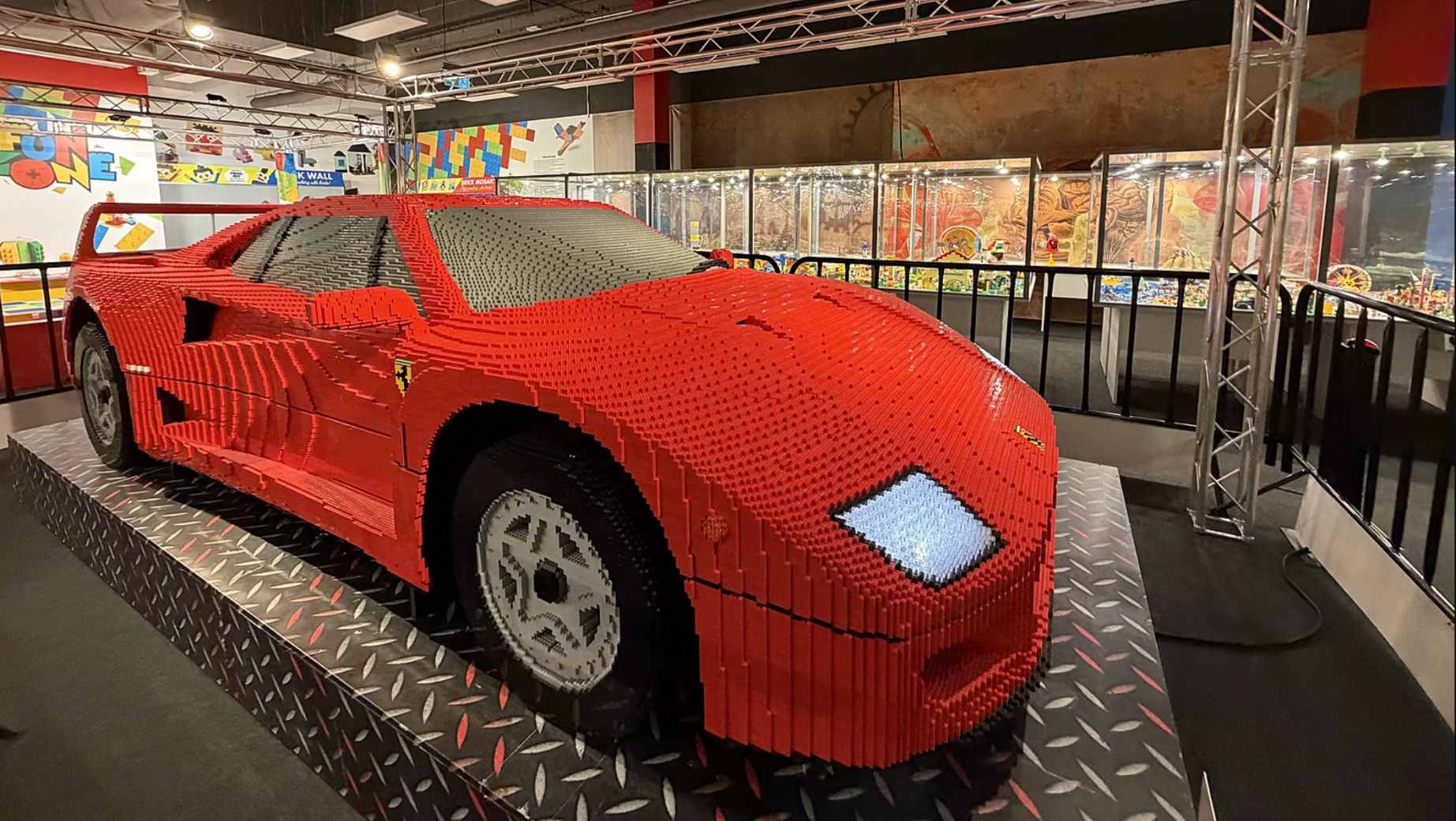 The new LEGO Exhibition Prague with Giant Models