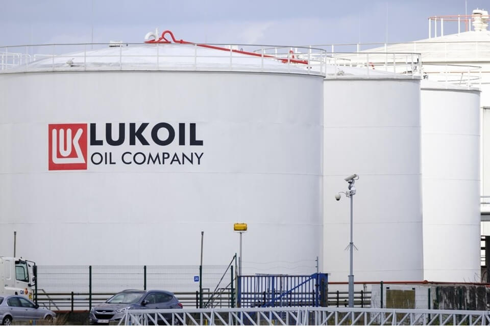US allows oil firms extra time to acquire Russia-based Lukoil’s assets