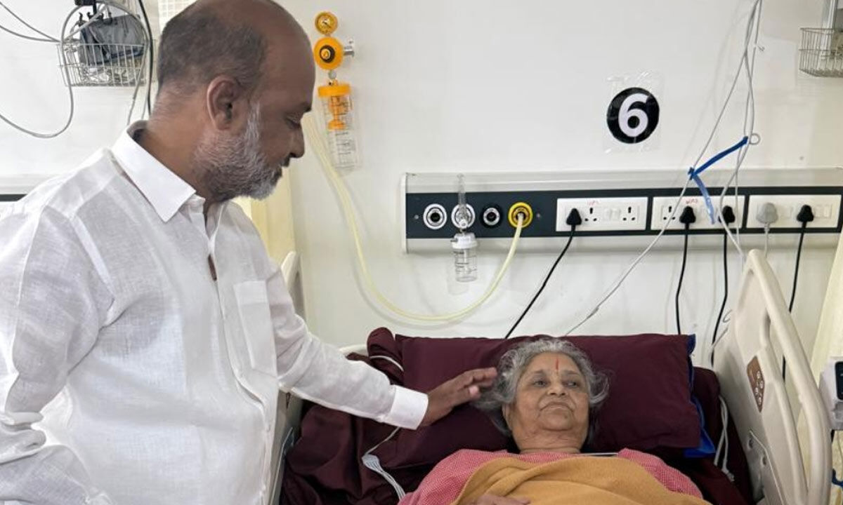 Union Minister Bandi Sanjay’s Mother Suffers Heart Attack, Undergoes Emergency Treatment in Hyderabad