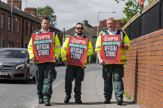 Unions meet with HSE in bid to resolve ambulance worker strike