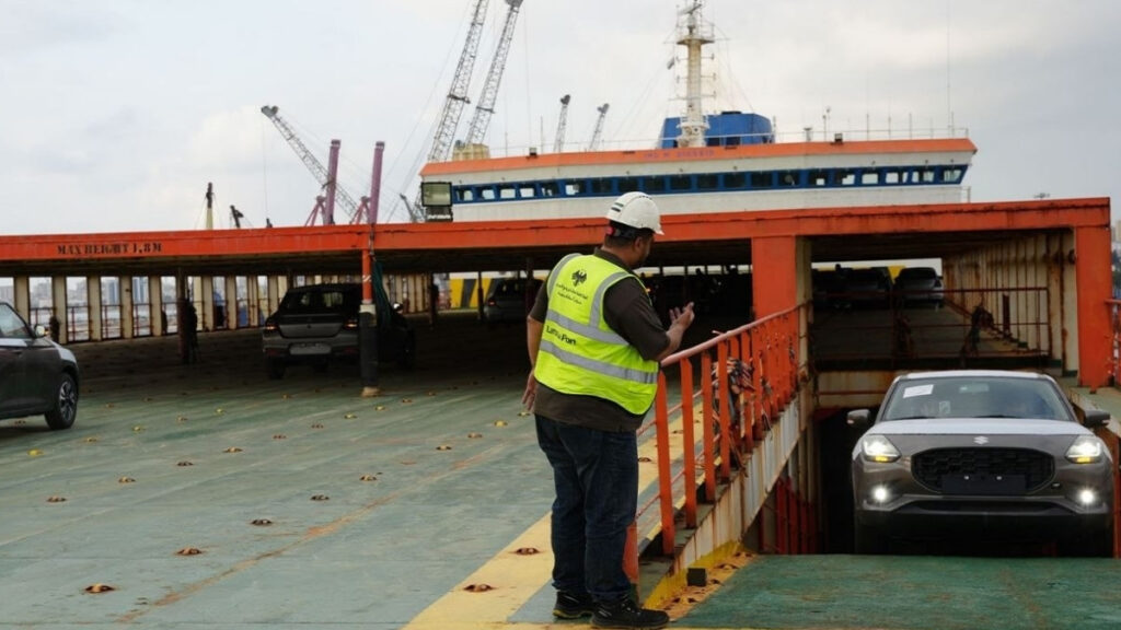 A ship arrives at Tartus port in Syria loaded with imported cars, 22 July 2025. (Syrian General Authority for Ports and Customs)