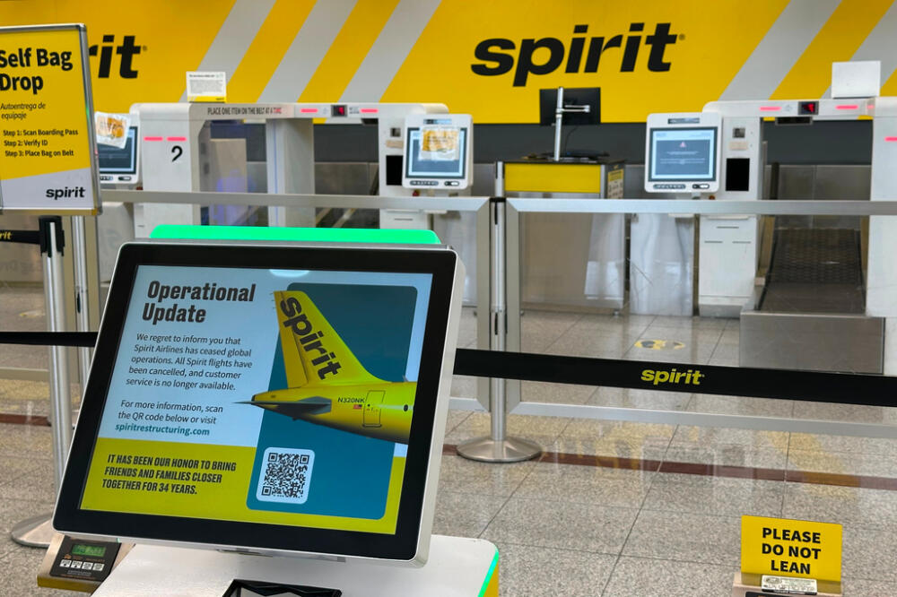 An electronic check-in kiosk announces Spirit Airlines’ shutdown on Saturday, May 2, 2026 at Hartsfield-Jackson Atlanta International Airport in Atlanta. (AP Photo/Jeff Amy)