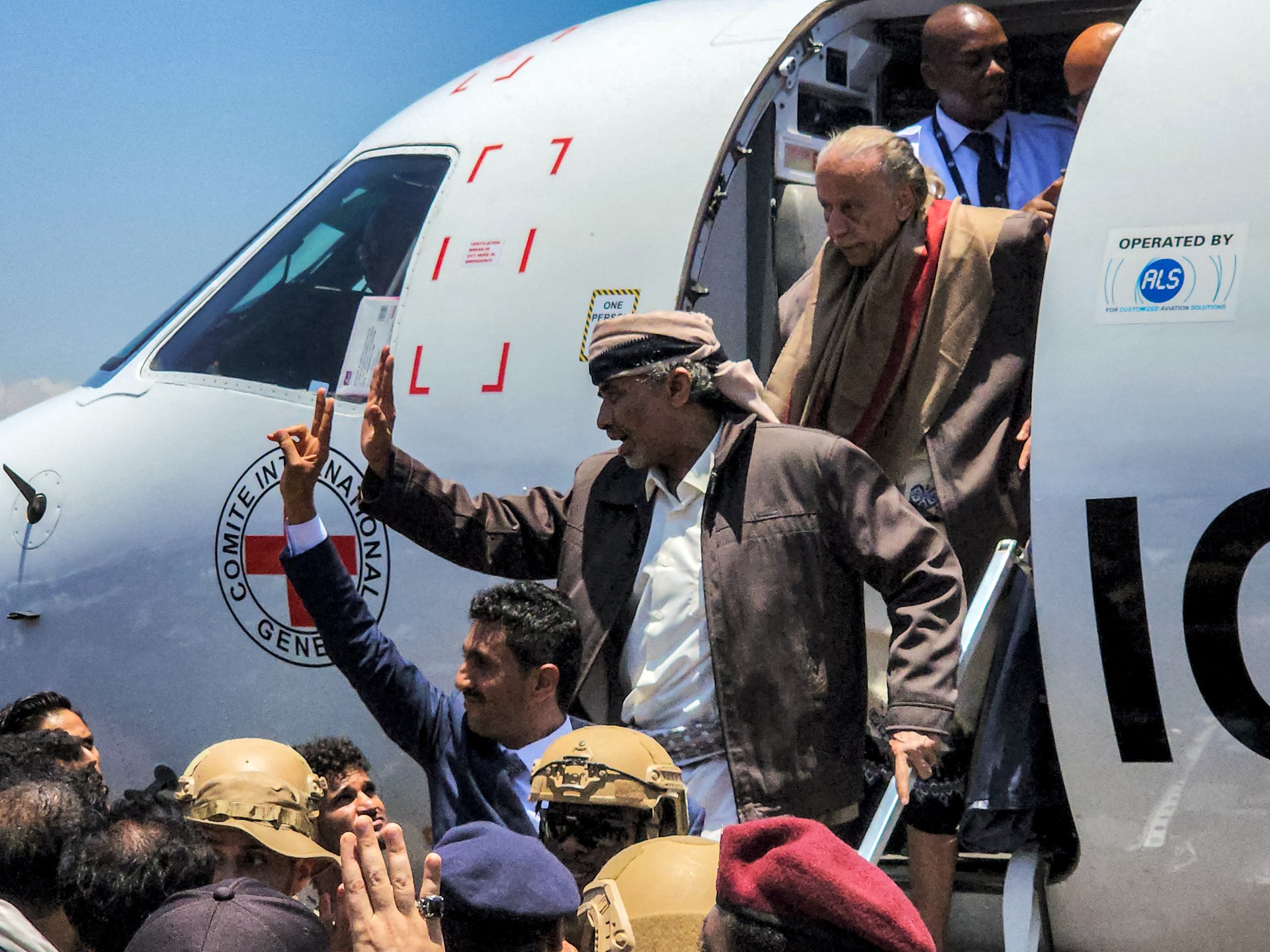 Yemen gov’t, Houthis to release more than 1,600 POWs in ‘largest’ swap | Houthis News