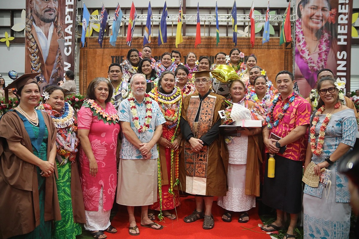 109 Government Officials Graduate from USP Samoa Campus