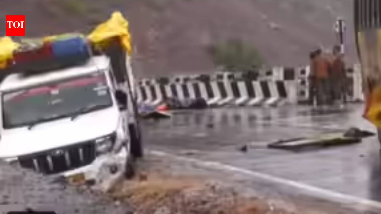 25 hurt as minibus plunges into gorge in J&K’s Kathua | India News