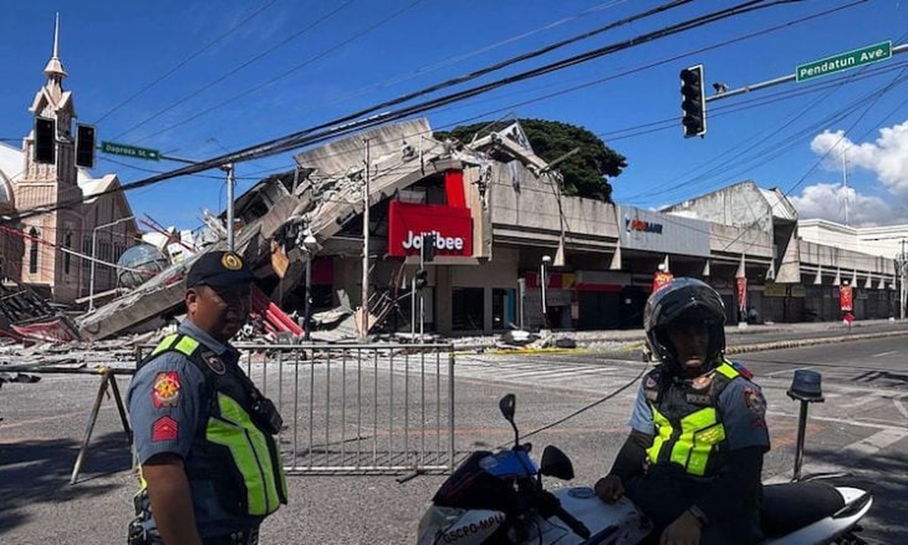 7.8-magnitude earthquake strikes southern Philippines, triggers tsunami warnings across Pacific region